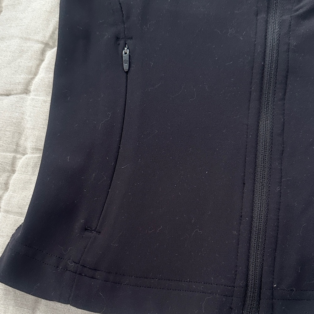 lululemon athletica Black Long-Sleeve Fitted Jacket with Back Vent Detail - Picture 3 of 4